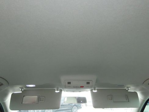 Used 2022 Volkswagen Tiguan S FWD image 21