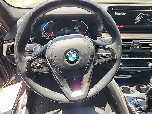 Used 2021 BMW 530i xDrive w/ Premium Package image 4