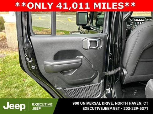 Certified 2021 Jeep Gladiator Willys image 20