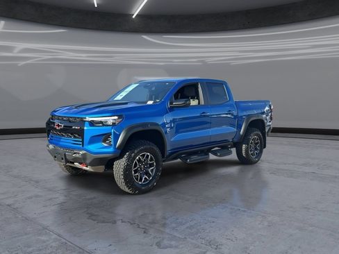Used 2024 Chevrolet Colorado ZR2 w/ ZR2 Convenience Package III AWD/4WD image 3