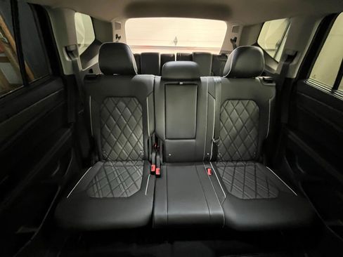 Certified 2024 Volkswagen Atlas SEL Premium R-Line image 27