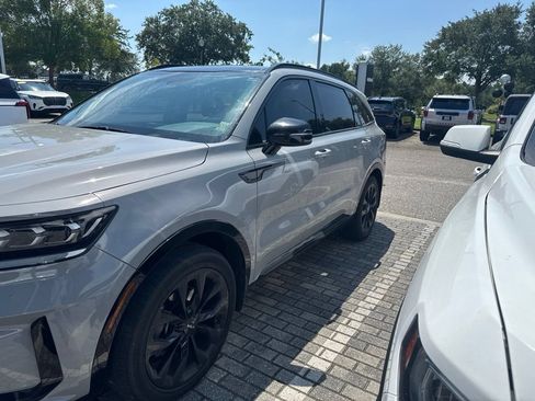 Used 2023 Kia Sorento SX FWD image 4