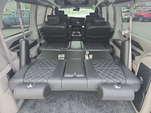 Used 2021 Chevrolet Express 2500 LS w/ Enhanced Convenience Package RWD image 6