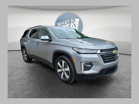 Certified 2023 Chevrolet Traverse LT w/ LT Premium Package AWD/4WD image 1