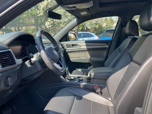 Used 2022 Volkswagen Atlas Cross Sport SE w/ Panoramic Sunroof Package AWD/4WD image 12