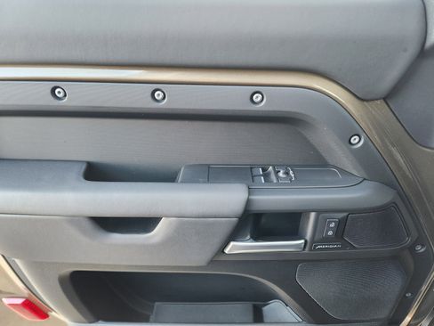 Certified 2025 Land Rover Defender 90 S image 23