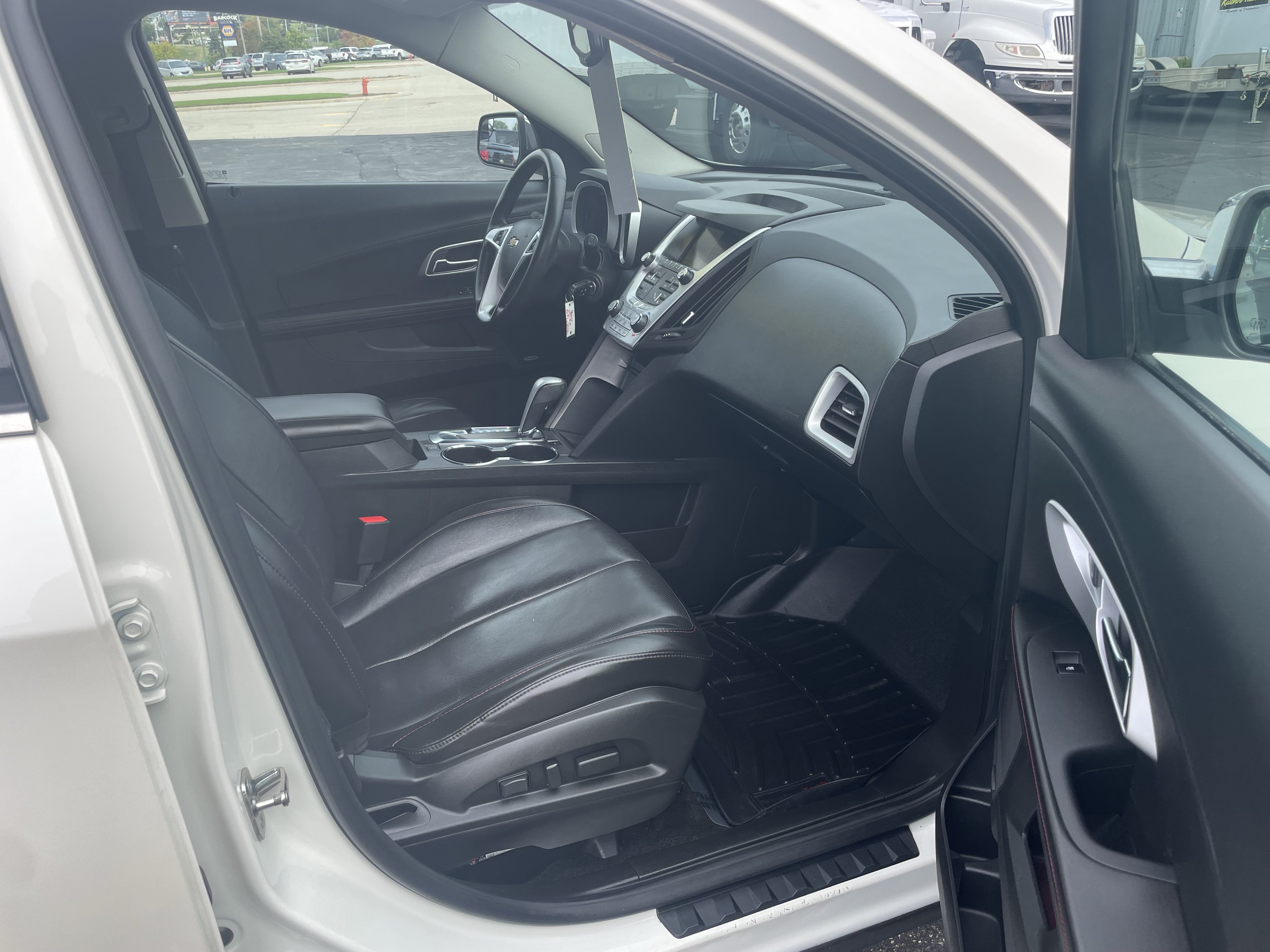 Used 2014 Chevrolet Equinox LTZ AWD/4WD image 30