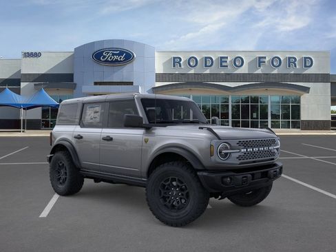 New 2026 Ford Bronco Badlands image 7
