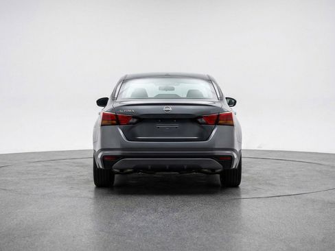 Used 2025 Nissan Altima 2.5 SV image 6