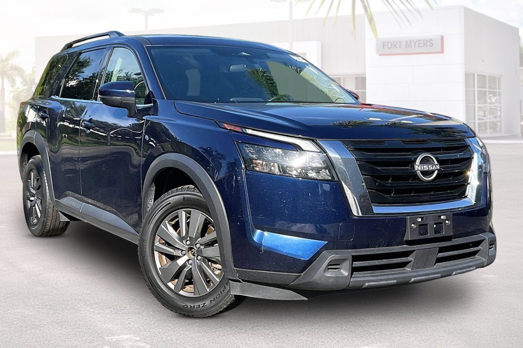Used 2025 Nissan Pathfinder SV AWD/4WD image 1