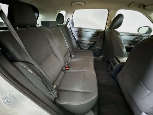 Used 2025 Nissan Rogue S AWD/4WD image 24
