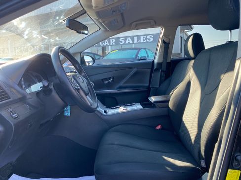 Used 2013 Toyota Venza LE image 10