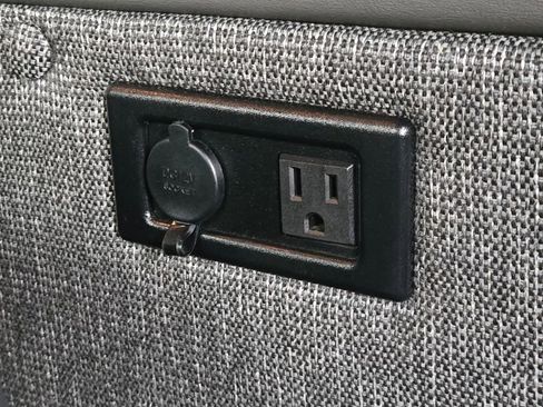 Used 2021 Mercedes-Benz Sprinter 2500 image 18