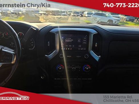 Used 2021 Chevrolet Silverado 1500 LT Trail Boss w/ Convenience Package II AWD/4WD image 9