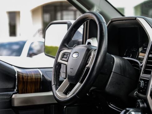 Used 2019 Ford F150 Lariat AWD/4WD image 13