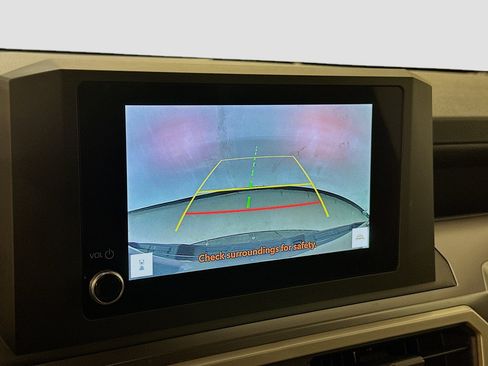 Used 2025 Toyota Tacoma SR5 AWD/4WD image 23