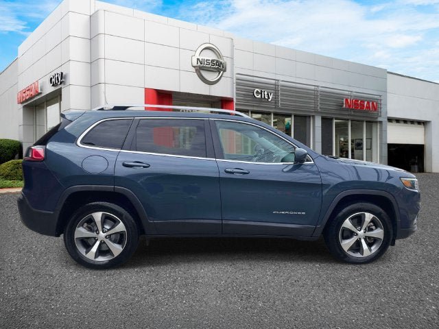 Used 2021 Jeep Cherokee Limited w/ Trailer Tow Group AWD/4WD image 5