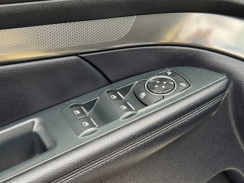 Used 2018 Ford Explorer XLT AWD/4WD image 14