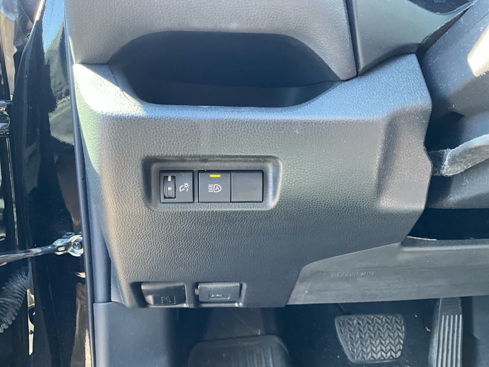 Used 2023 Toyota RAV4 LE AWD/4WD image 18
