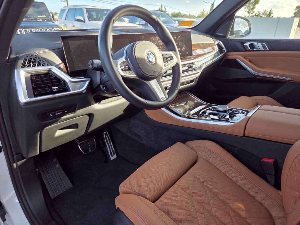 Certified 2025 BMW X5 xDrive50e w/ M Sport Package AWD/4WD image 10