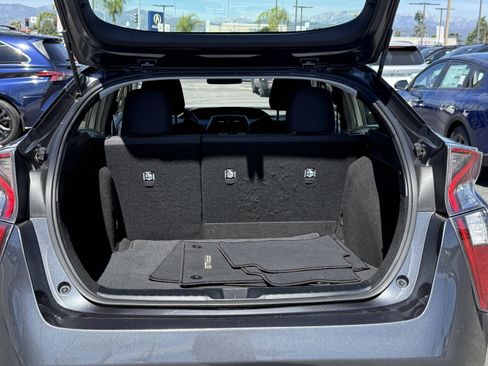 Used 2018 Toyota Prius One w/ Carpet Mat Package image 10