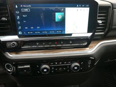 Certified 2025 Chevrolet Silverado 2500 LT w/ Convenience Package image 16