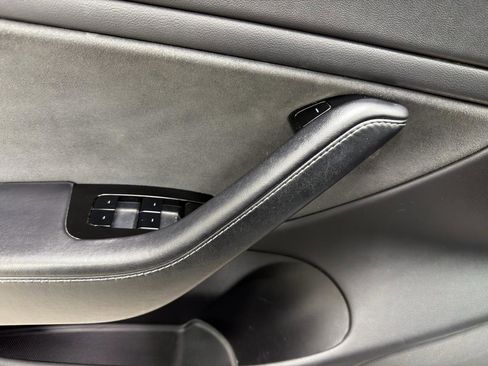 Used 2018 Tesla Model 3 Mid Range image 15