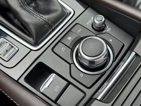 Used 2018 MAZDA MAZDA3 Grand Touring w/ Premium Equipment Package image 24