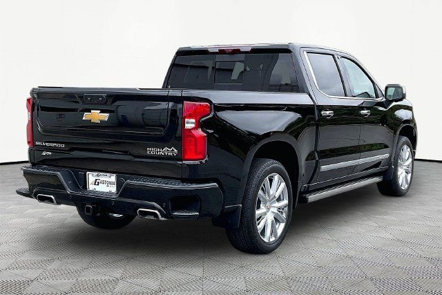 Used 2024 Chevrolet Silverado 1500 High Country AWD/4WD image 5