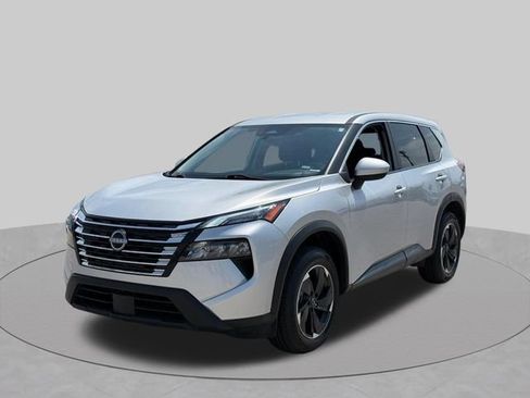 Used 2024 Nissan Rogue SV AWD/4WD image 9