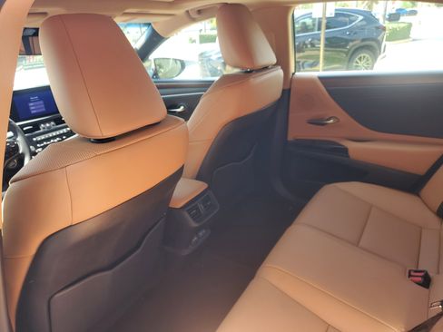 Certified 2024 Lexus ES 350 w/ Premium Package image 11