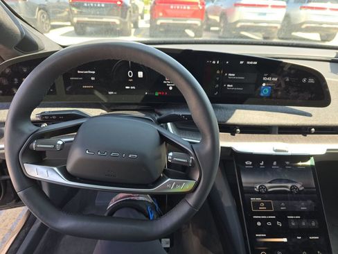 Used 2024 Lucid Air Touring AWD/4WD image 2
