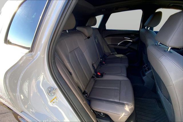 Used 2025 Audi Q5 Premium Plus w/ Premium Plus AWD/4WD image 19