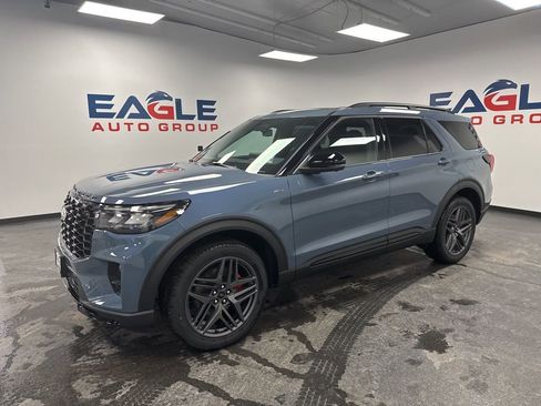 New 2026 Ford Explorer ST-Line w/ ST-Line Street Pack AWD/4WD image 6