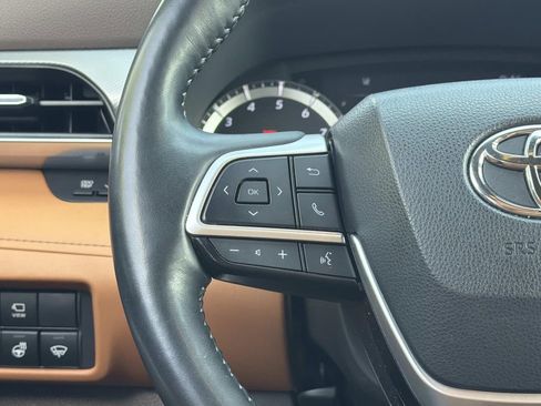 Used 2022 Toyota Highlander Platinum AWD/4WD image 8