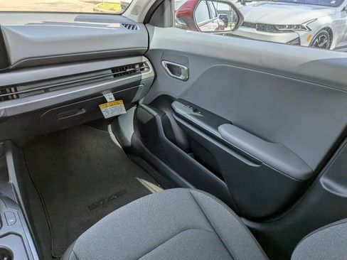 New 2025 Kia K4 FWD image 17