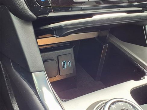 Used 2023 Ford Explorer Limited w/ Limited Technology Package image 17