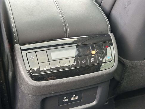 Used 2025 INFINITI QX60 Luxe w/ Vision Package image 13