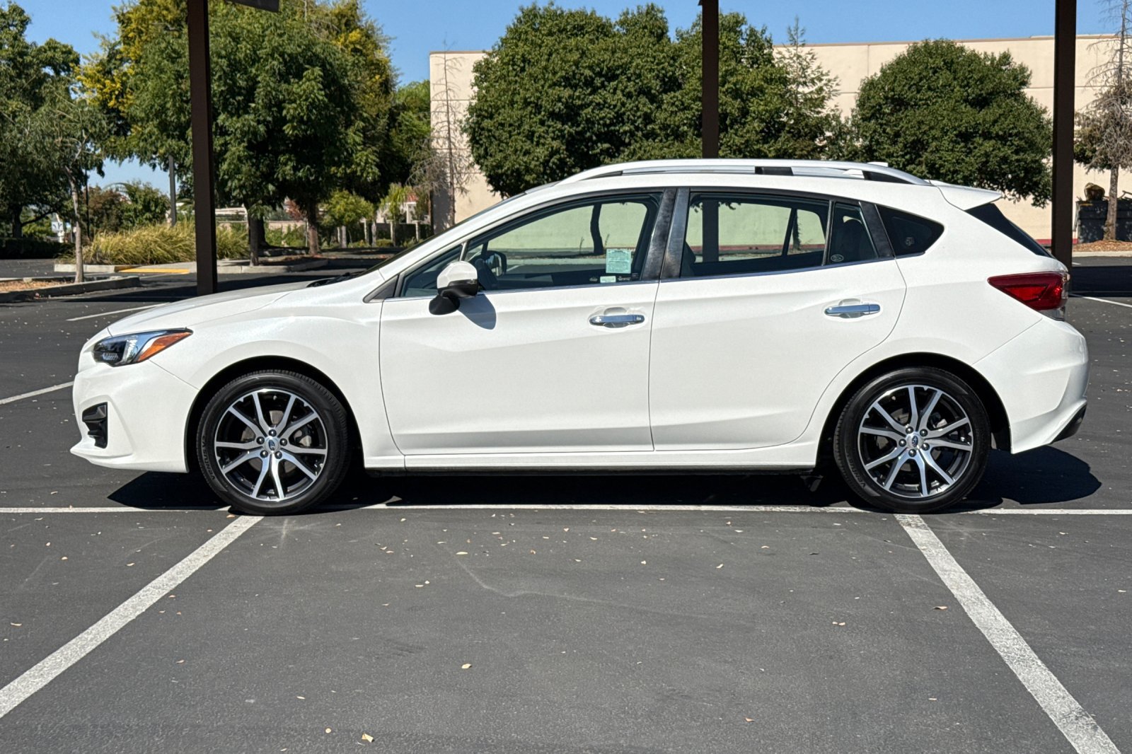 Used 2017 Subaru Impreza 2.0i Limited w/ Moonroof/BSD & Rcta/Eyesight AWD/4WD image 14