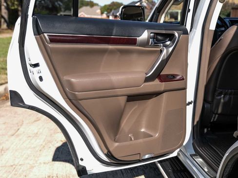 Used 2018 Lexus GX 460 Premium AWD/4WD image 46