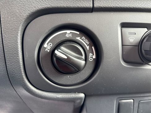 Certified 2025 Nissan Frontier PRO-4X AWD/4WD image 32