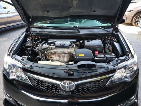 Used 2014 Toyota Camry SE w/ Moonroof Package FWD image 57