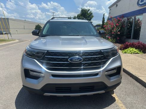 Used 2021 Ford Explorer XLT w/ Equipment Group 202A AWD/4WD image 8