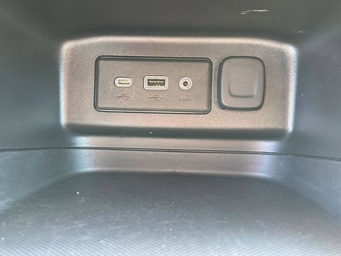 Used 2024 Chevrolet Equinox LT w/ LPO, Floor Liner Package FWD image 21