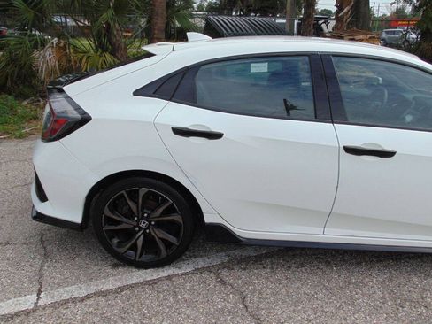 Used 2017 Honda Civic Sport image 4