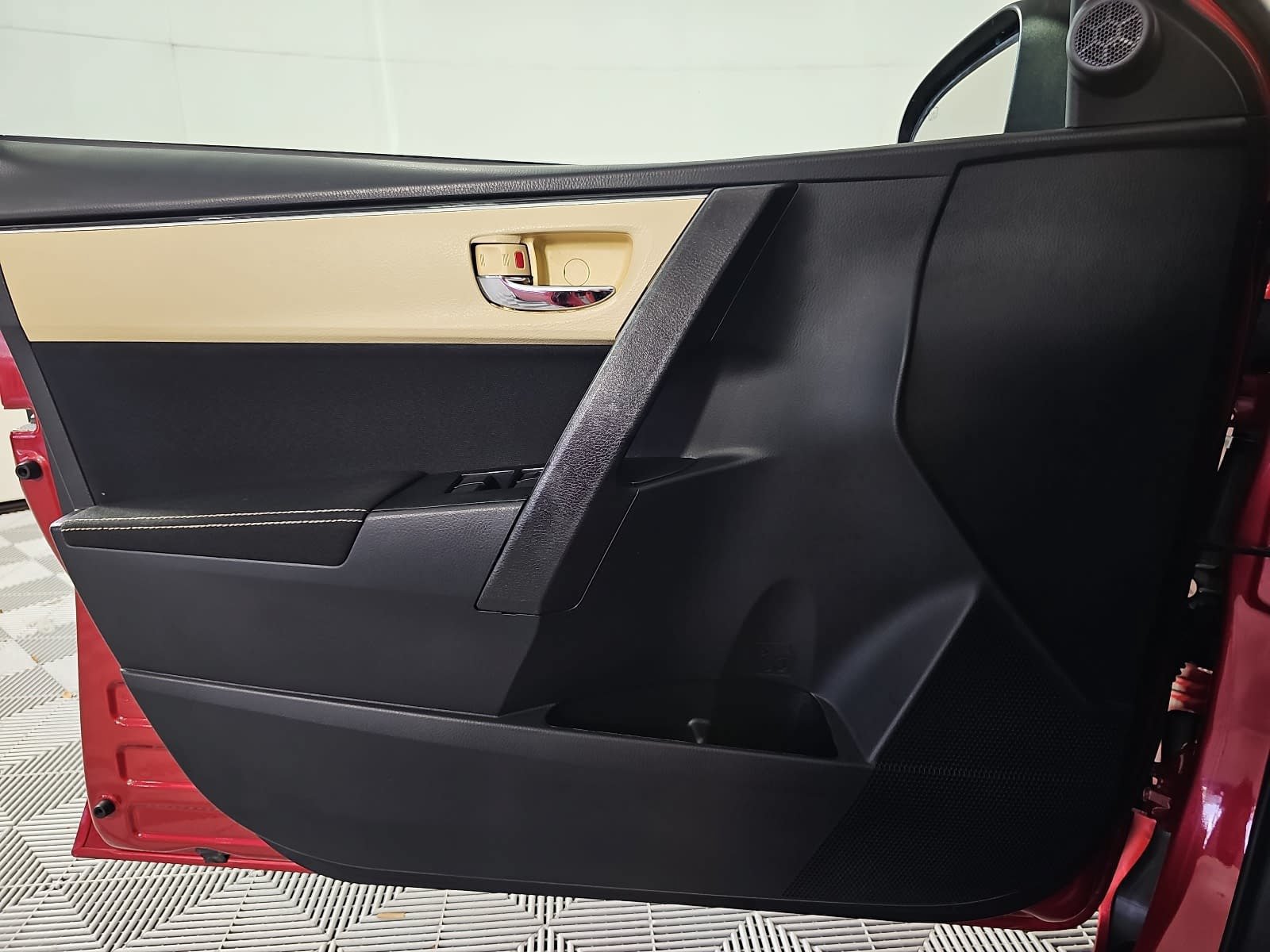 Used 2019 Toyota Corolla LE FWD image 25