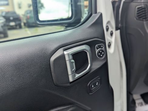 Used 2020 Jeep Wrangler Unlimited Sport S AWD/4WD image 32