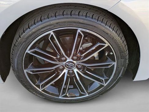 Used 2019 Toyota Avalon XSE image 24