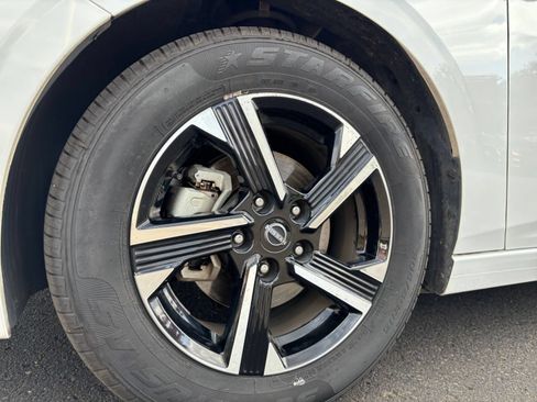 Used 2025 Nissan Sentra SV FWD image 28