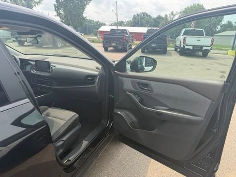 Used 2022 Nissan Rogue S AWD/4WD image 9